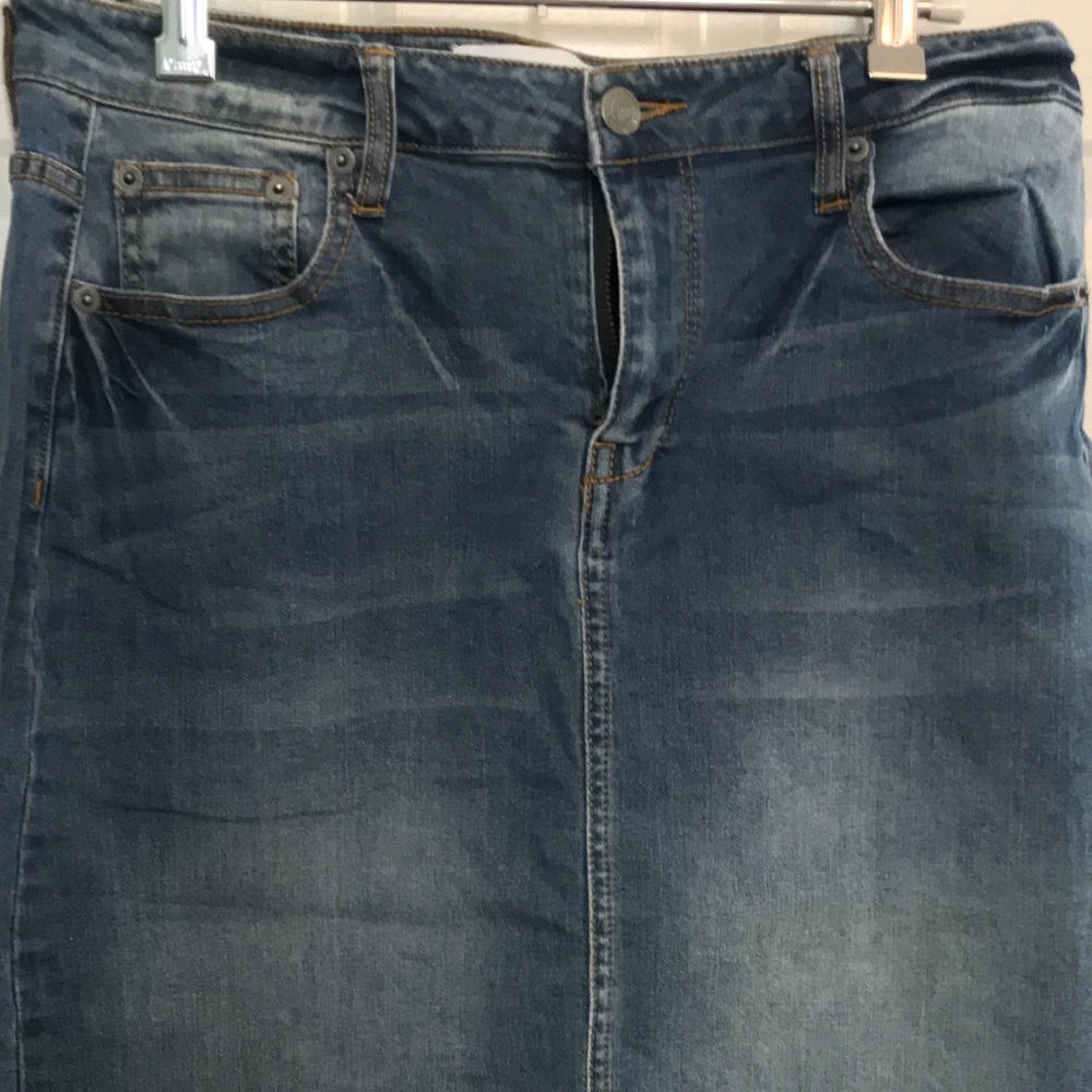 Kenneth Cole Reaction Denim Skirt
